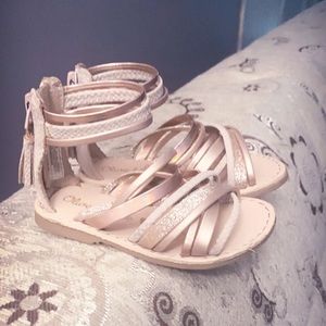 Toddler sandals💕